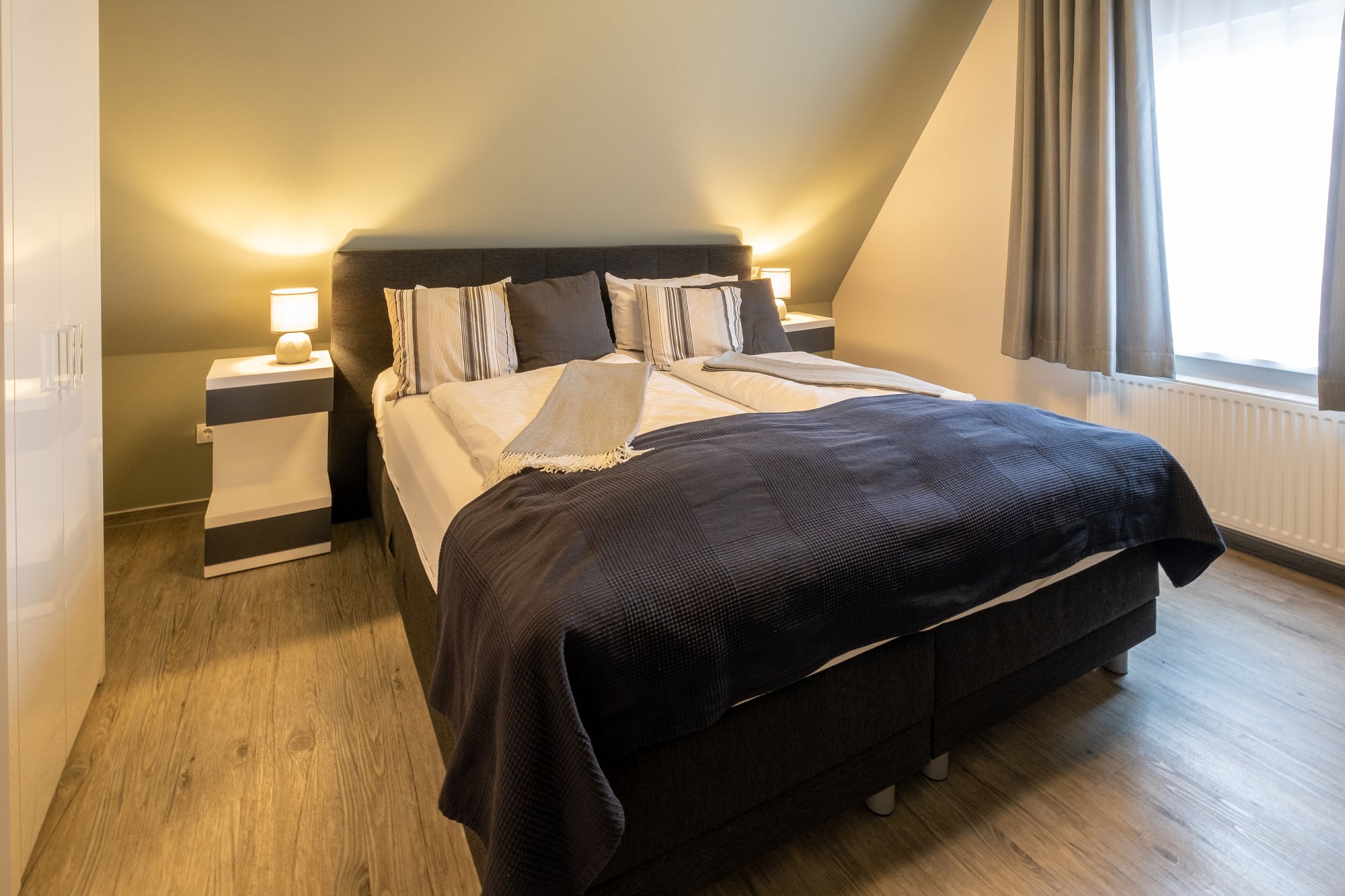 Stadthotel Jever Suite Kingsize-Bett